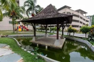 Serdang Resort-Style Family Suite #Babycot #15 Pax - Serdang Lama