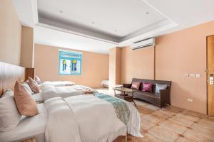 Phòng Gia Đình Có Ban Công (Family Room with Balcony)