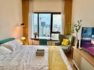 Studio with Amazing KLCC View & Infinity Pool at Lalaport Bukit Bintang