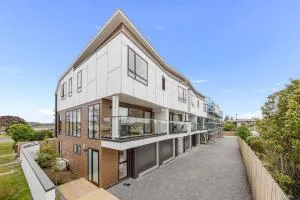 Waverly Place - Unique One Room Apartment - Red Beach