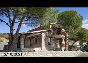 Dikili - kıroba çamlı konak taş villa - 贝尔加马