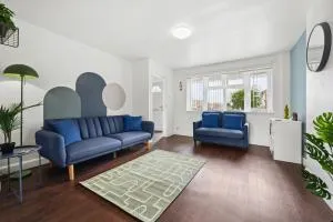 Stylish Home From Home 3 bed house, sleeps 6, private parking, WiFi Leamington Spa - 利明顿温泉