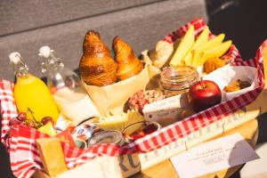 Home of the Houseboat - Zen