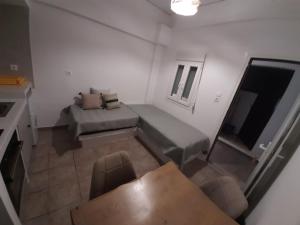 ΡΟΜΑΝΤΖΑ δωμάτιο 6