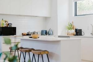 Modern Family Home 3BR in Box Hill North