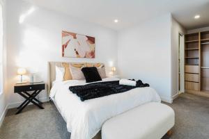 Modern Family Home 3BR in Box Hill North