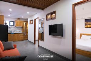 Căn Hộ - Tầng Trệt (Apartment - Ground Floor)