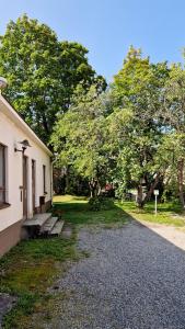 Tunnelmallinen yksiö kaupungin läheisyydessä