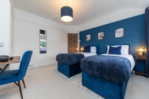 Whole 3 Bedroom House - 2 Free Parking