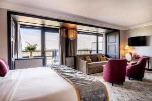 Junior Suite King Bed room in Hotel Barsey by Warwick