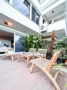 Bosphorus Designer Suite Seperate Guest room