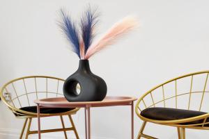 Sleeps 8, Parking, River Views, Chelsea 3 BDR Apt