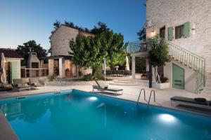 Villa Stanza Campitelli for up to 21 people in Central Istria with private pool and pet friendly 