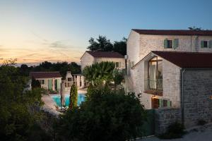 Villa Stanza Campitelli for up to 21 people in Central Istria with private pool and pet friendly