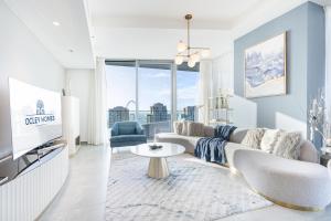 Central Lux Home with Stunning Views