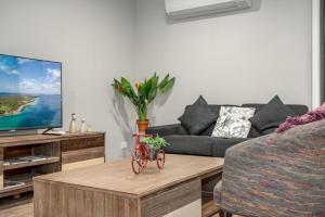 Sovereign Hill Close -private, peaceful, modern