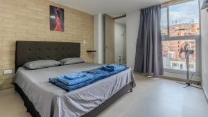 Apartamento en laureles con piscina y parqueadero 402