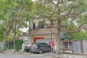 Kediri Homes Guest House - 谏义里