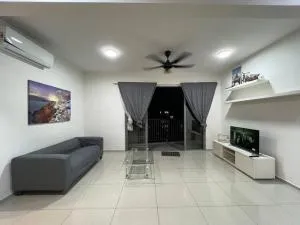 Cozy Nest at Gravit 8, Your Sweet Home - Teluk Panglima Garang