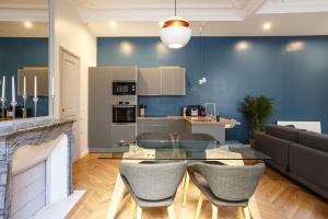 Renovated spacious Parisian apt near la Madeleine