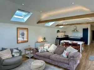 Spacious Stables Conversion - Aller