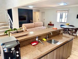 Linda Cobertura duplex na rua 261, excelente localização