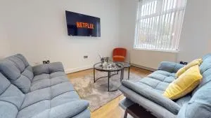 4Bed and 4Bath House near City Centre with Free WiFi - Heeley