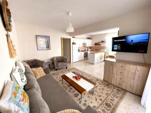 Apartment Kamilla- Kaparis - 4hvězdičkové hotely ve městě Paralimni