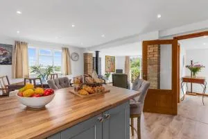 Premium Deal Sanctuary Log Fire Private Garden Sea Views Parking - 桑德维奇