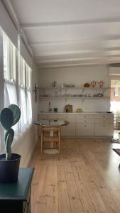 Captains Rest St Kilda West