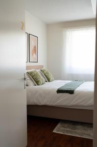 NH 2 Interlaken-Luzern Lake I Mountain I unique I connect