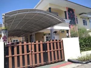 Villana Villa Puncak - Cipanas