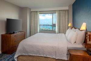One-Bedroom King Suite with View room in Residence Inn by Marriott Boston Harbor on Tudor Wharf