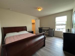 Queen Bed Room With Bath 20 Mins To Tesla