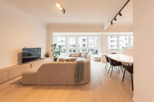 Deluxe 3 bedrooms apartment with Casino view at the beach and free parking