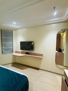 Esquire Hotel Near BKC Mumbai