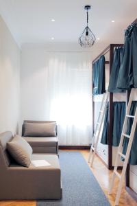 Single Bed in 6-Bed Mixed Dormitory Room with Private Bathroom room in Hostel Karavan Inn