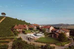 Scarpa Villas - Barolo Luxury Escape - Roddi