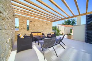Villa with pool near, sandy beach, quiet area TRAVELER tourist agency Krk - ID 2215 