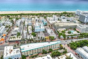 1 bedroom in the BEST location in South Beach !
