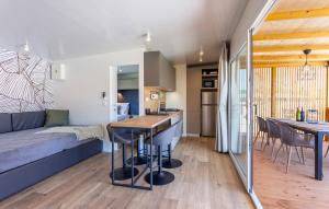 Batana Mobile Home