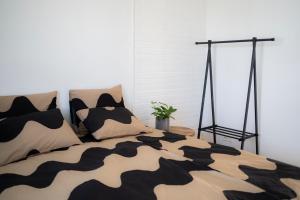 Villa Nurmenhelmi järven rannalla