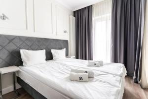 Golden Skyline Suites - Mennica Residence - Panoramic City View