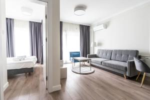 Golden Skyline Suites - Mennica Residence - Panoramic City View