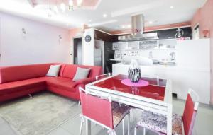 3 Bedroom Awesome Home In Villa Celiera