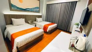 Front One HK Resort Simpang Lima - Candi