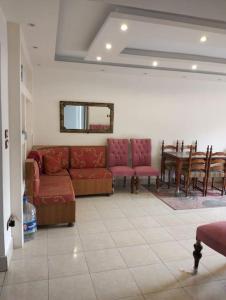 شقه بالمحروسة بالمعمورة الطابق 6