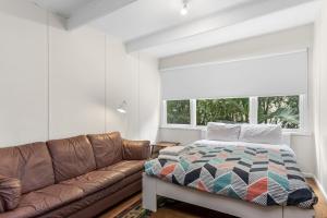 Skenes Creek Beach Retreat Free Wi-Fi Ocean views.