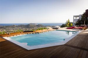 Villa TakeOff Saronida