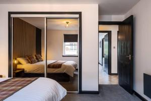 City Centre with Private Parking